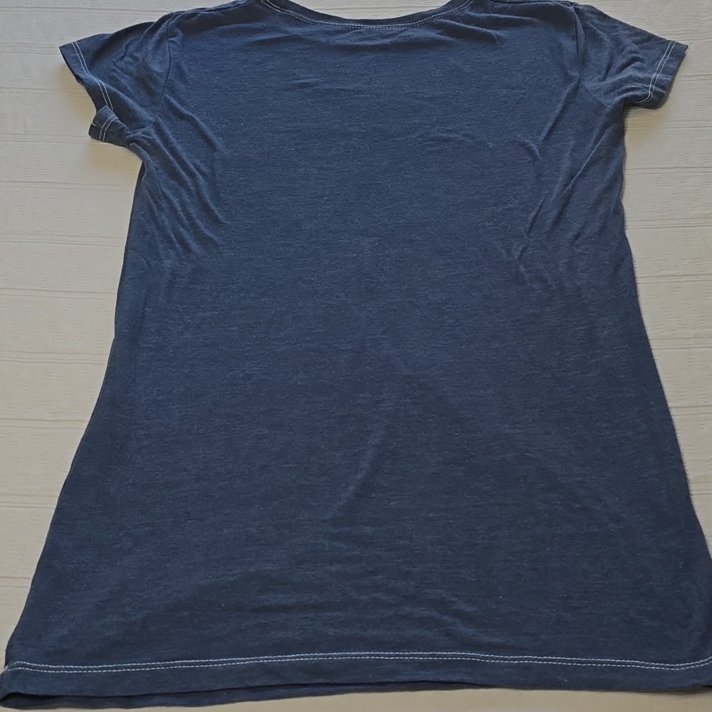 Wizard of Oz "Will Work for Shoes" Graphic Tee Women's Size Medium - Picture 8 of 8